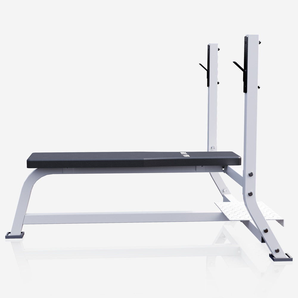 Leveä painonnostopenkki max 250 kg, valkoinen