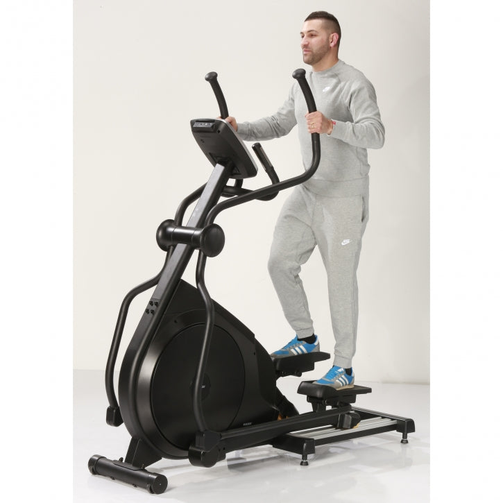 CX 8.4 crosstrainer Bluetooth-yhteydellä