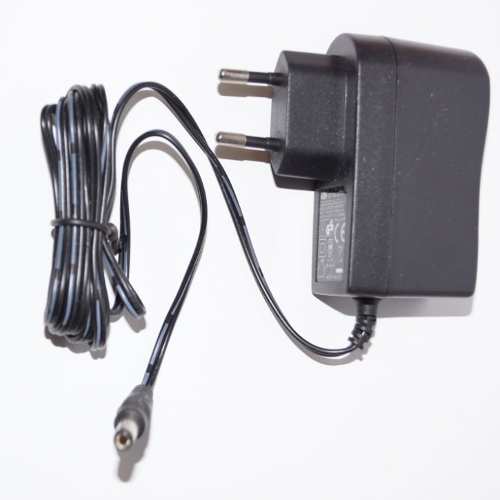 Vaihtovirtalähde 9V kuntoilulaitteille