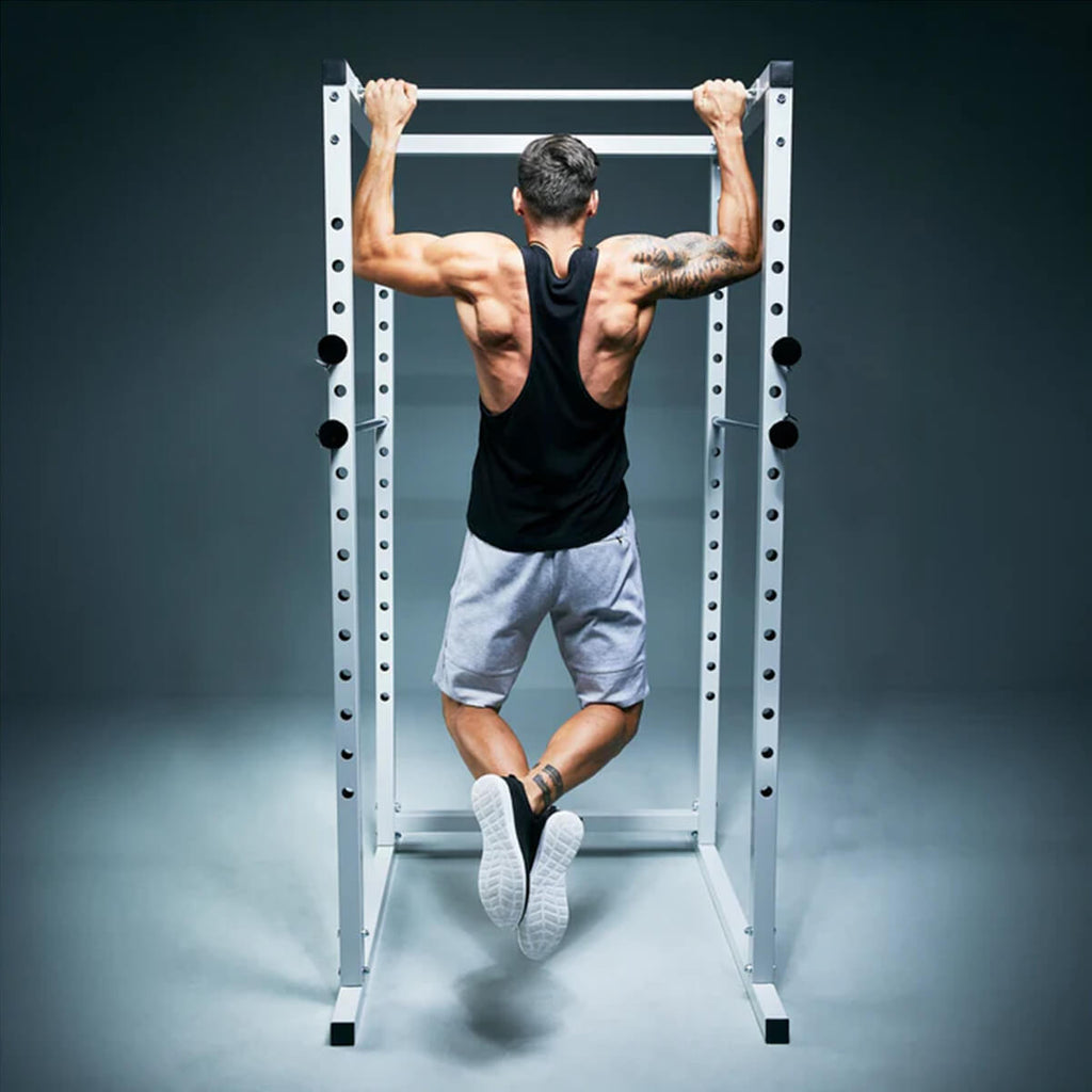 Power Rack kyykkyhäkki turvaraudoilla ja leuanvetotangolla